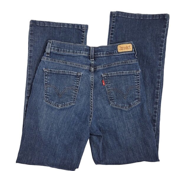 Levi's Women's 512 Perfectly Slimming Bootcut Jeans in a Dark Wash Size 8M - Picture 3 of 12